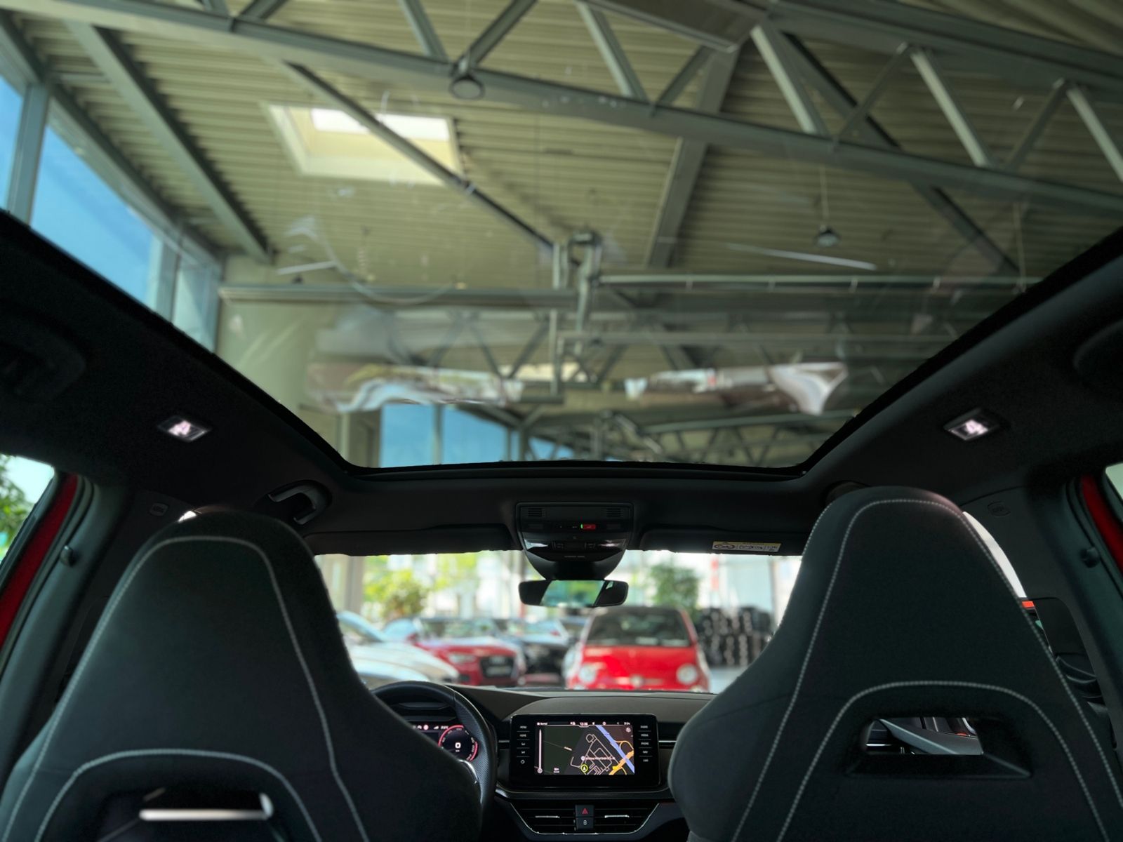 Fahrzeugabbildung SKODA KAMIQ Monte Carlo PANO LED NAV SHZ ALU
