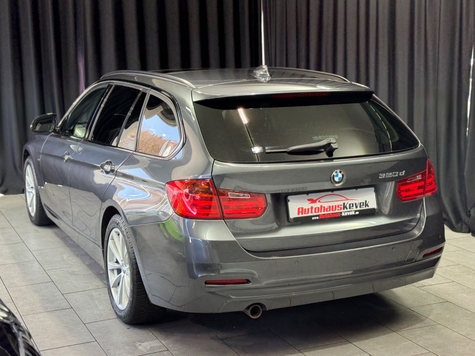 Fahrzeugabbildung BMW 320 d Touring|PANORAMA|AUTOMATIK|SPORT-LINE|