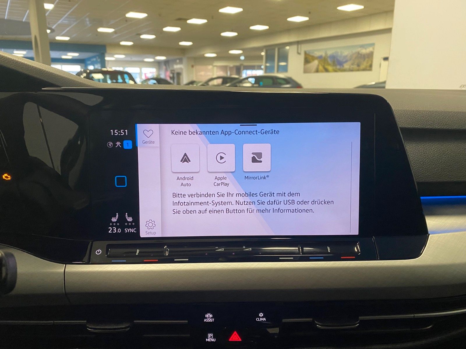 Fahrzeugabbildung Volkswagen Golf 1.5 eTSI OPF 110kW DSG Life+NAVI+KAMERA+ACC