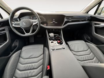 Volkswagen Touareg - 11