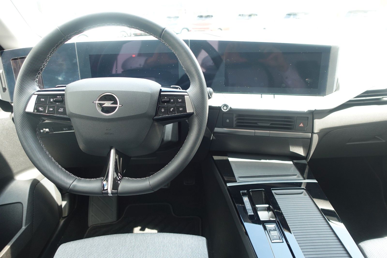 Fahrzeugabbildung Opel Astra L Sports Tourer Elegance PHEV,PP, RFK