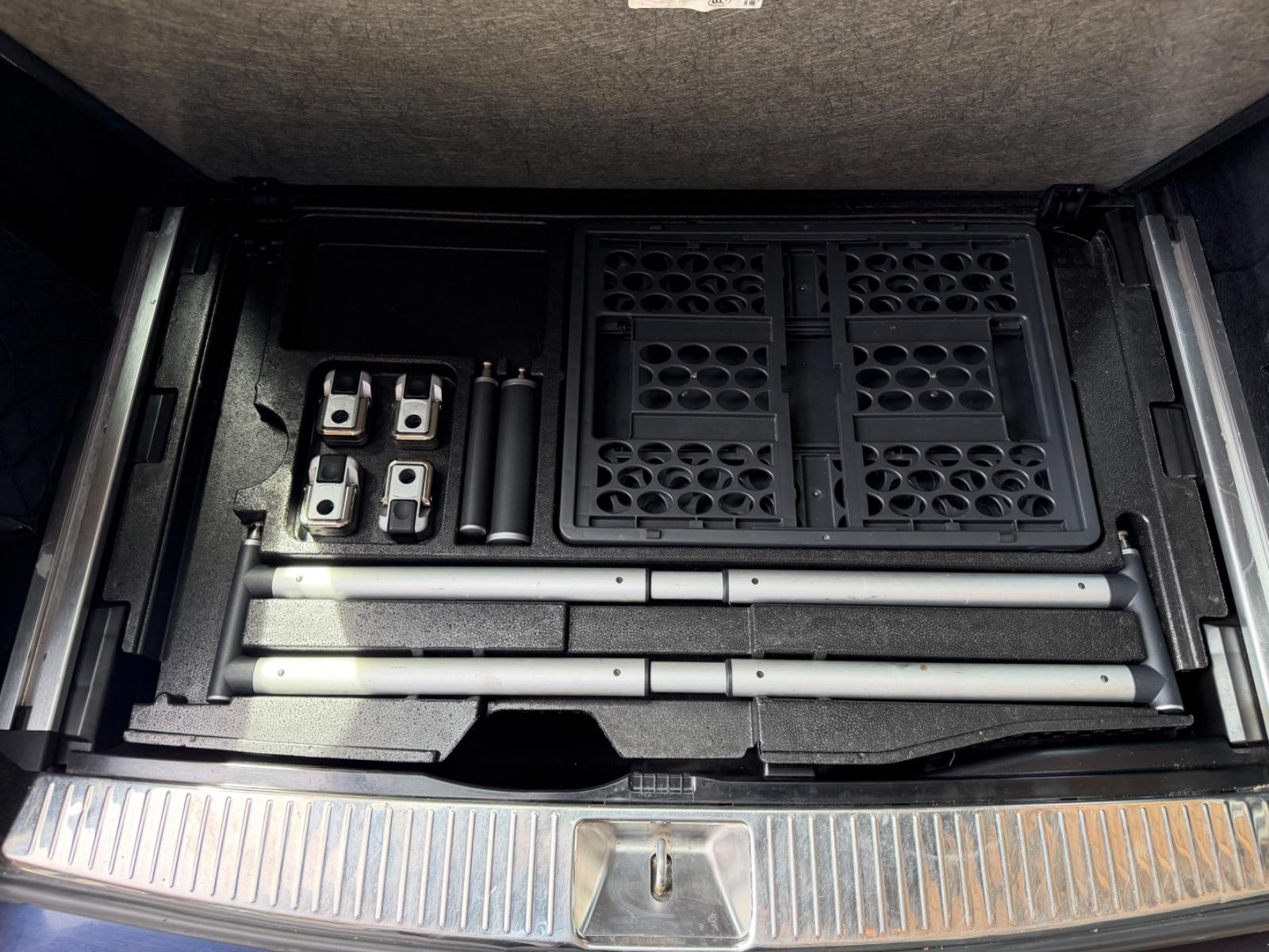 Mercedes-Benz C200 2011 — photo 23