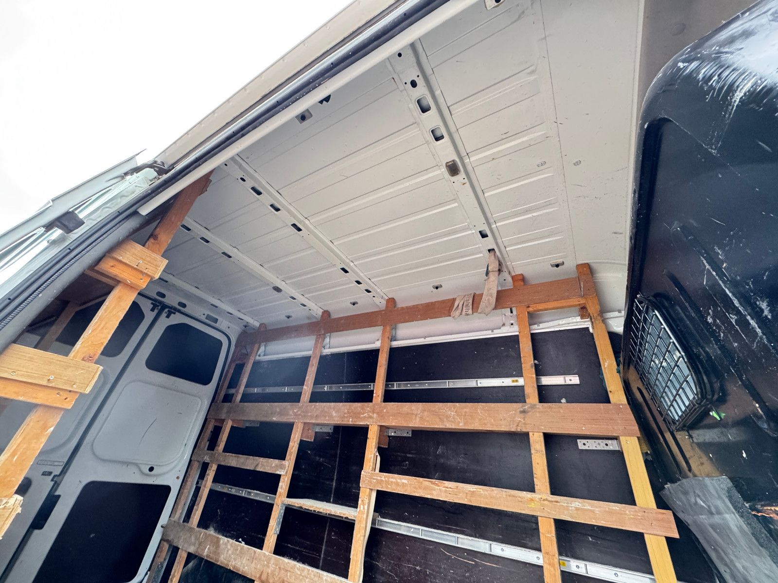 Fahrzeugabbildung Ford Transit Kasten FT 350 HOCH & LANG KLIMA H.REGALE