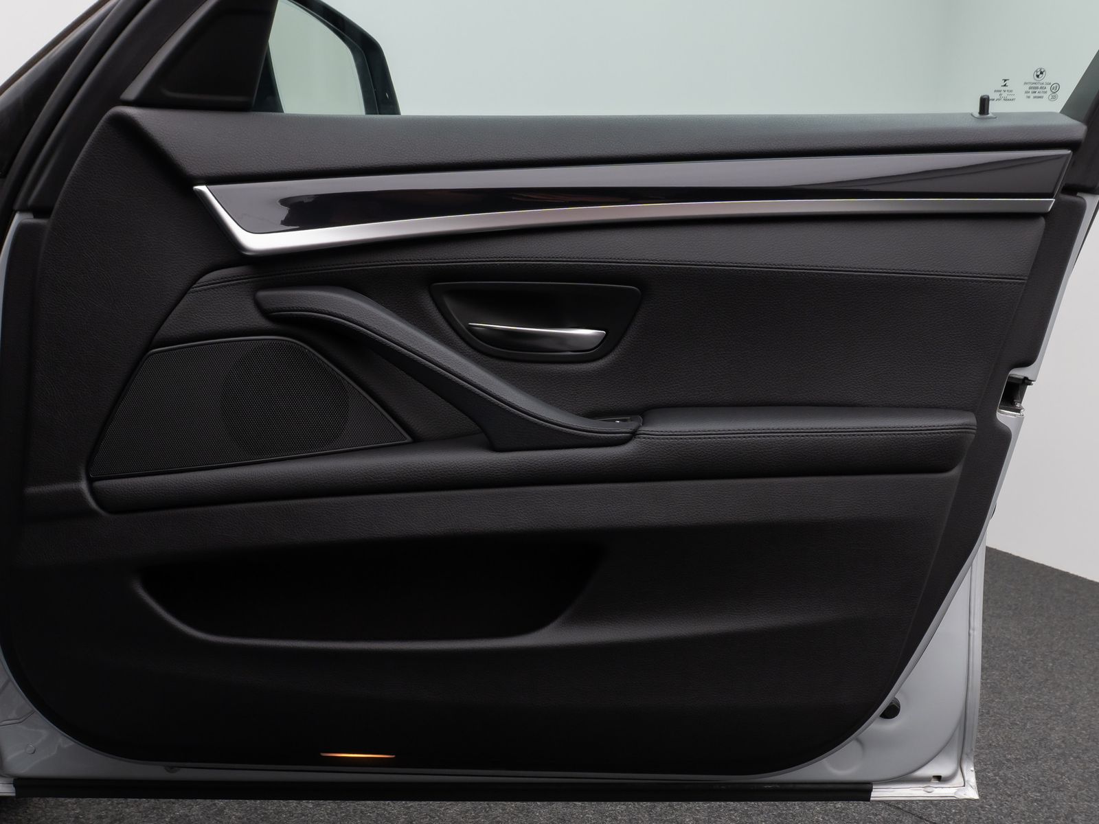 Fahrzeugabbildung BMW 525d NaviPro Fernlichtassist PDC Leder AdapLicht