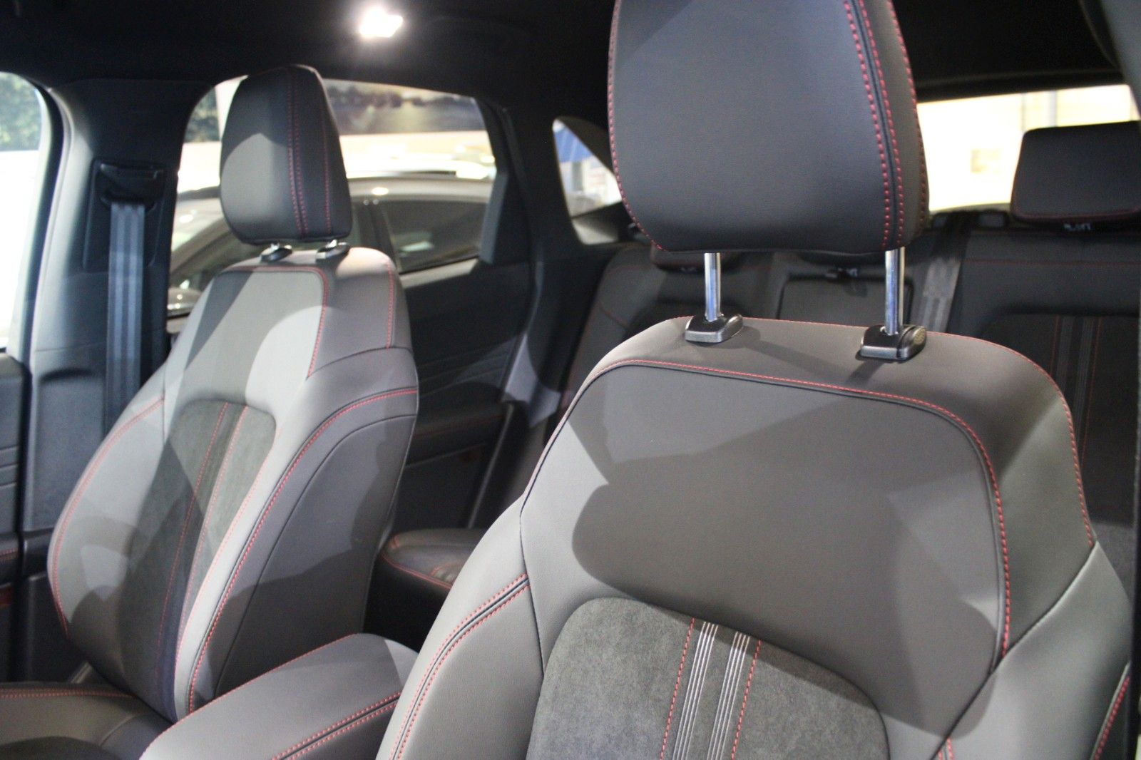 Fahrzeugabbildung Ford Kuga PHEV ST-Line X NAVI LED Matrix Winter Paket