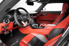 SLS AMG Roadster BLACK/RED EXCLUSIVE CAMERA