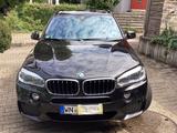 BMW X5 xDrive30d M Sportpaket+Pano+Keyless+HUD - BMW X5 Gebrauchtwagen in Stuttgart