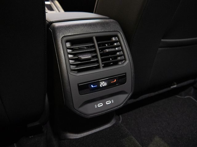 Leon FR 1.5 eTSI KLIMA PDC SHZ KAMERA ACC LED
