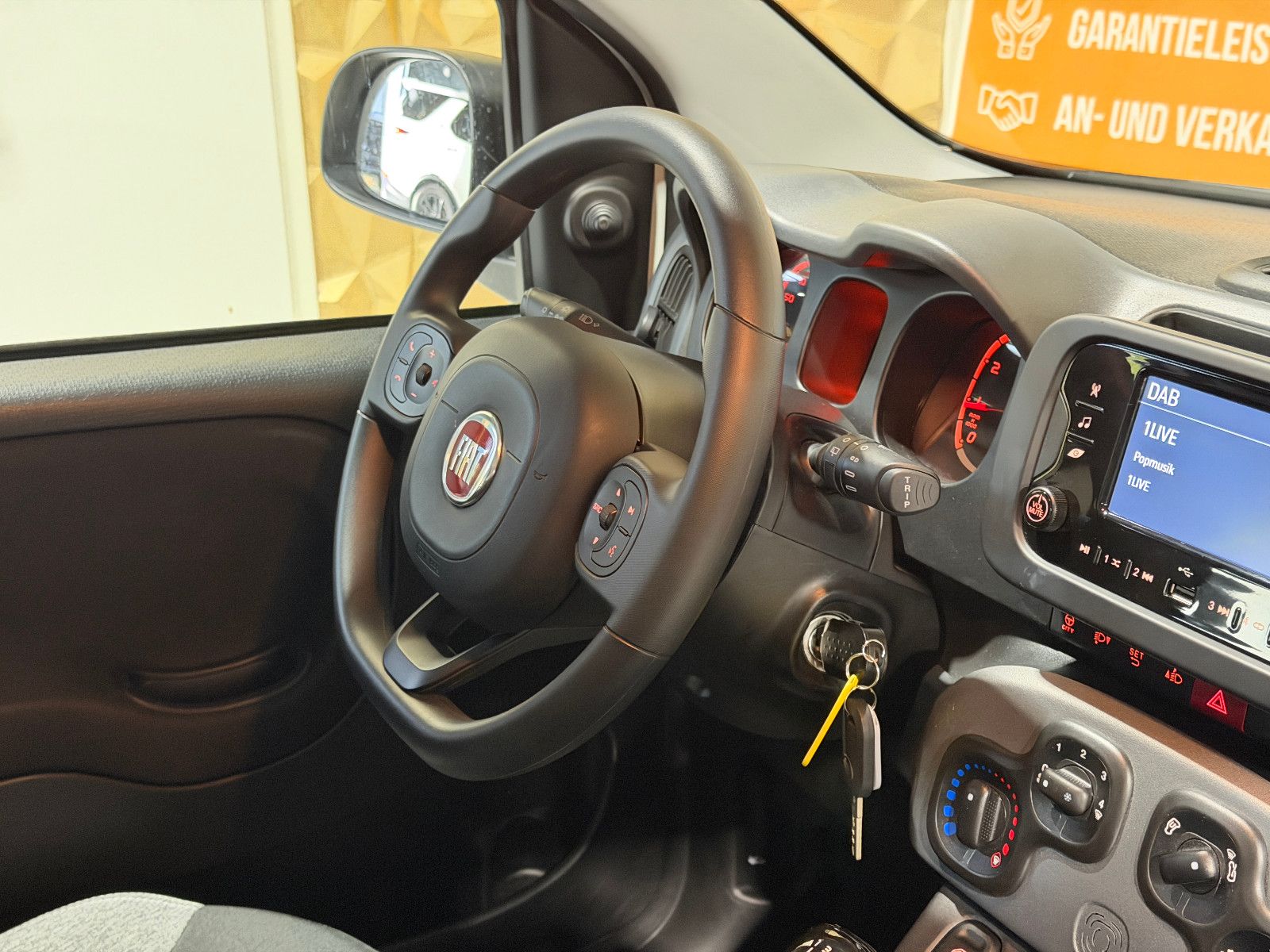 Fahrzeugabbildung Fiat Panda /KLIMA/4-TÜRER/DAB/ALLWETTER/1-HAND