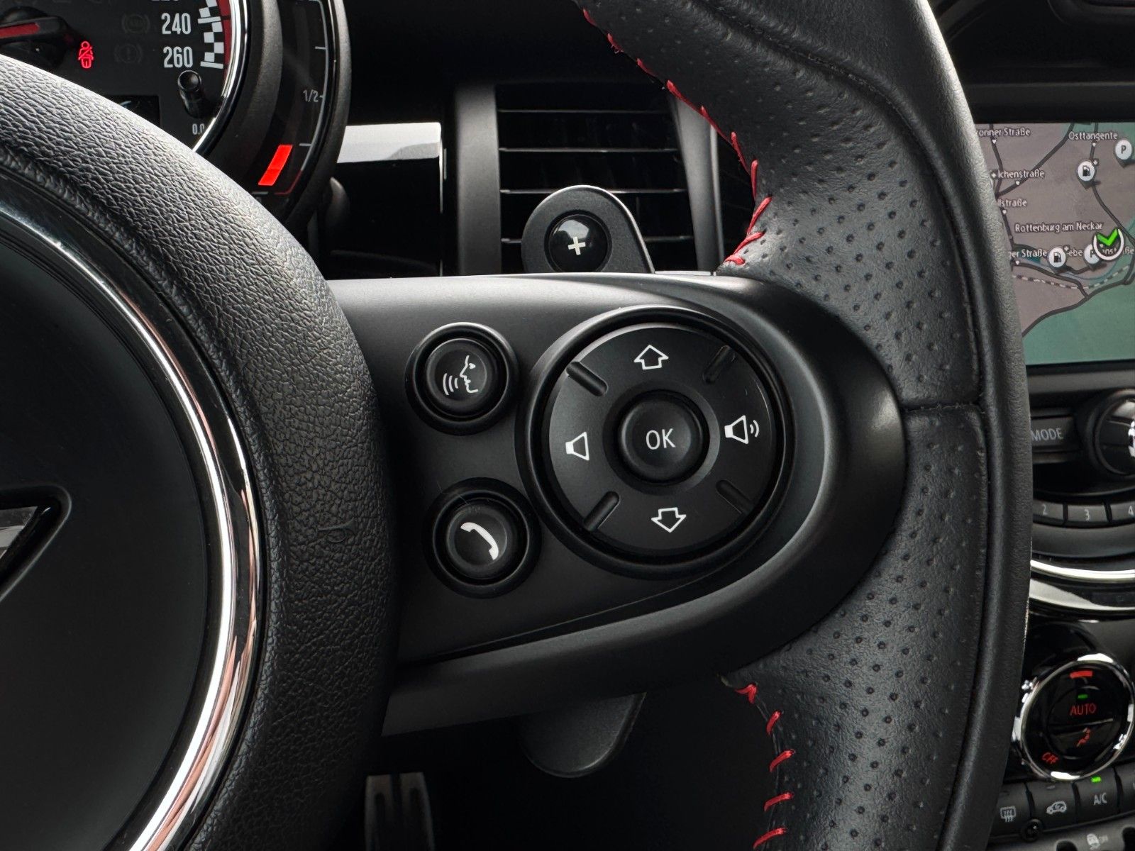 Fahrzeugabbildung MINI John Cooper Works CarPlay Adap. LED NAV HuD PDC