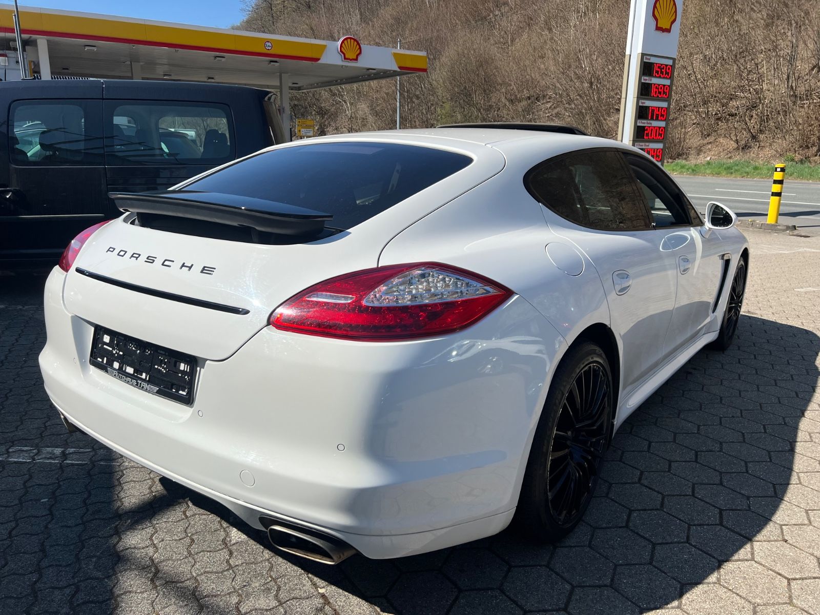 Fahrzeugabbildung Porsche Panamera Diesel * Carraraweiß * SCHIEBEDACH*
