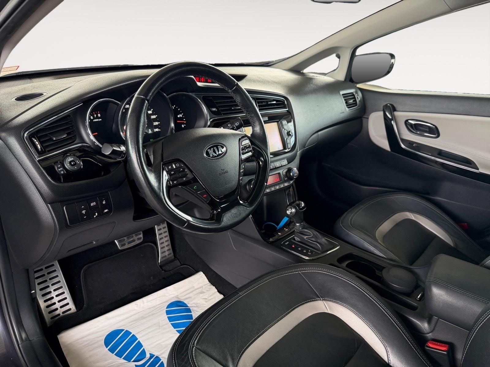 Kia cee'd 1.6 GDI Platinum Xenon Schiebed. Leder Kam