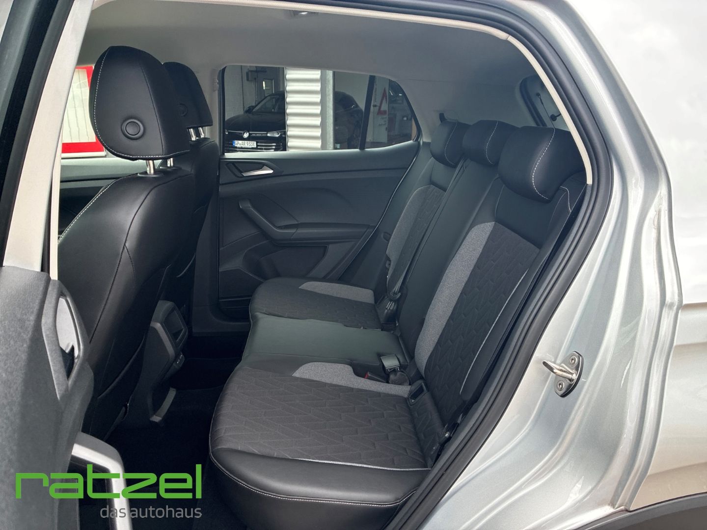 Fahrzeugabbildung Volkswagen T-Cross Goal Life 1.0 l TSI Navi LED ACC BeatsAu