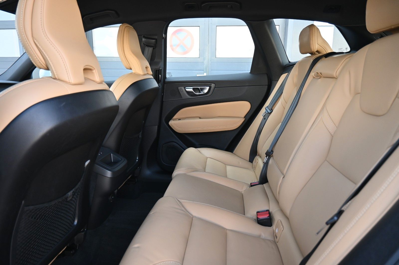 Fahrzeugabbildung Volvo XC60 B4 Plus Bright*LED*Google*STHZ*NAVI*AHK