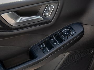 Ford Kuga 2.5 Plug-In Hybrid ST-Line X Kamera Navi