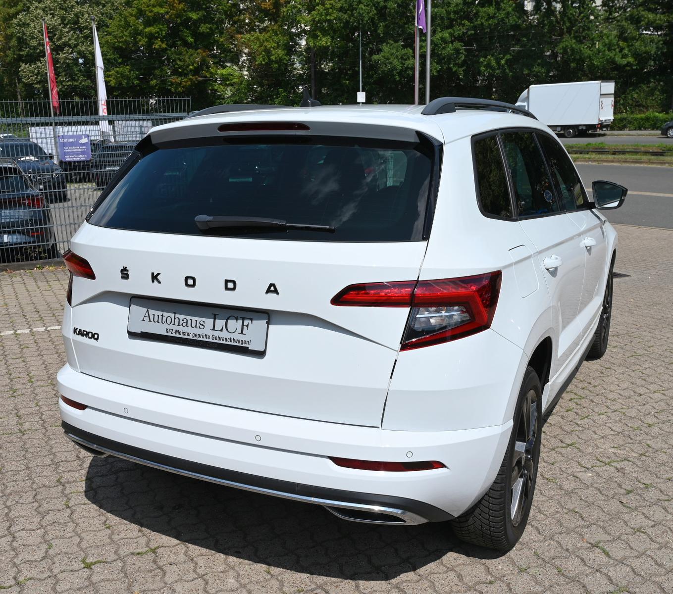 Skoda Karoq 1.5 TSI Sportline Navi CarPlay LED PDC