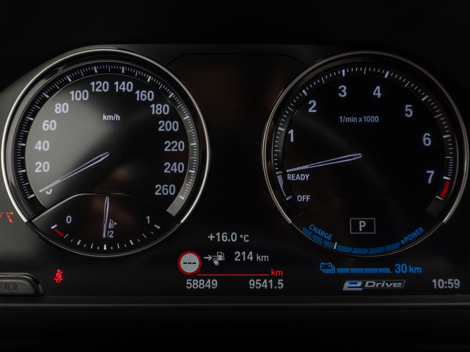 Fahrzeugabbildung BMW X1 xD25e SportLine Kamera HUD DAB Komfort 18Zoll