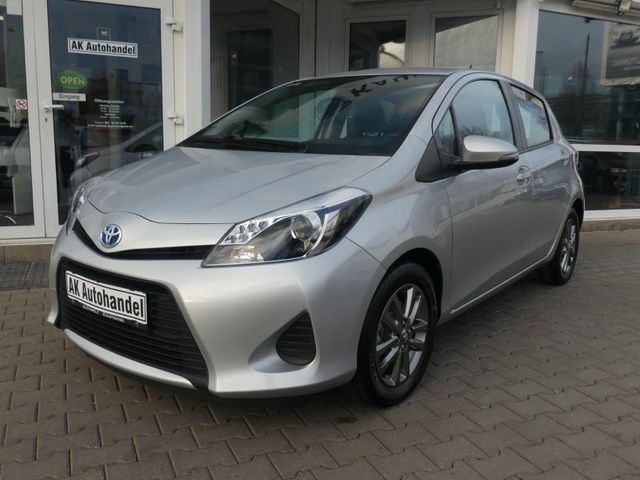 Toyota Yaris Hybrid Life