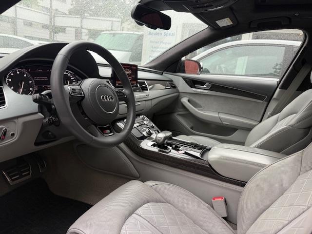 Audi S8 Plus*Carbon*ACC*Keramic**Sportabgas*Soft Clo