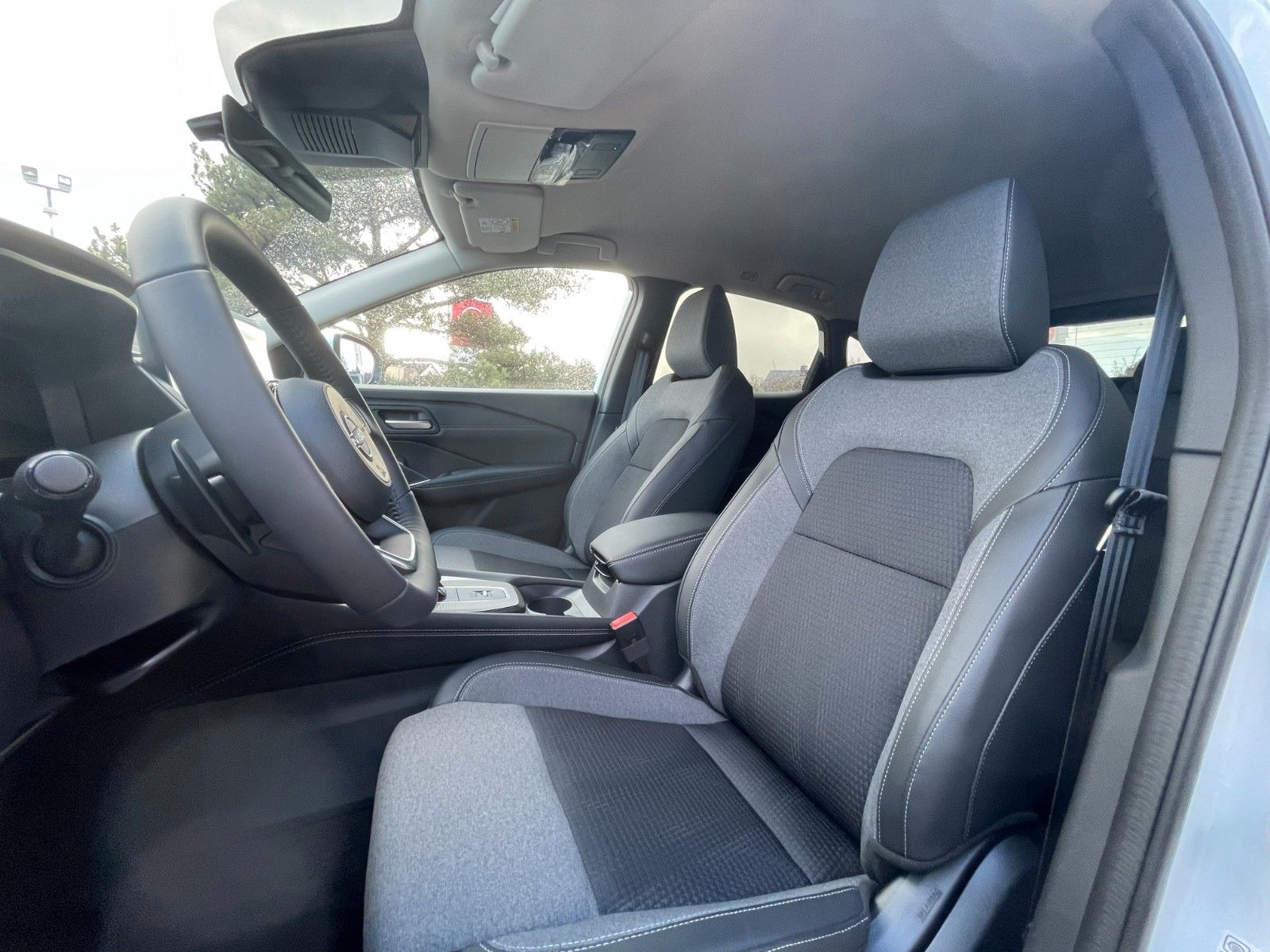 Fahrzeugabbildung Nissan Qashqai 1.3 DIG-T MHEV AT N-Connecta WINTERPAKET