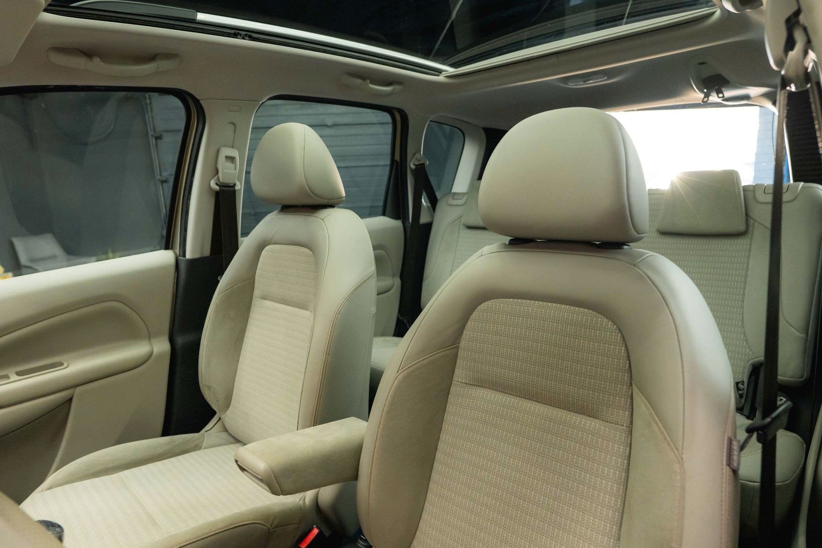 Fahrzeugabbildung Citroën C3 Picasso Exclusive Black Paket *1.Hand*Pano*