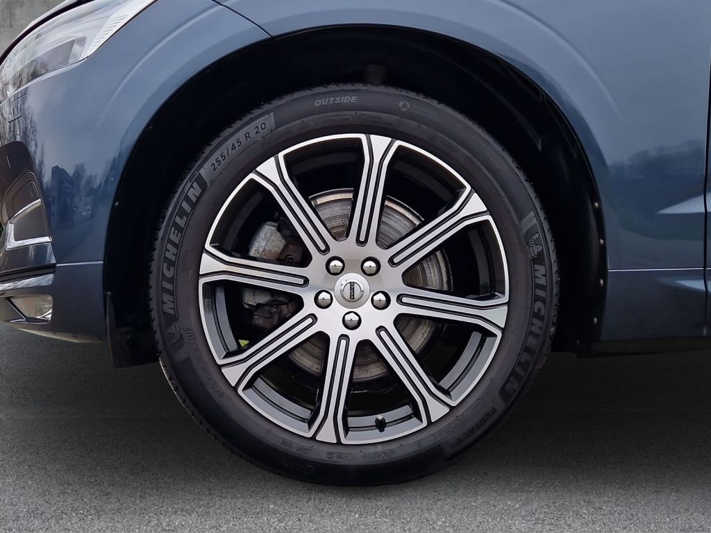 Fahrzeugabbildung Volvo XC60 B4 D AWD GEATRONIC INSCRIPTION