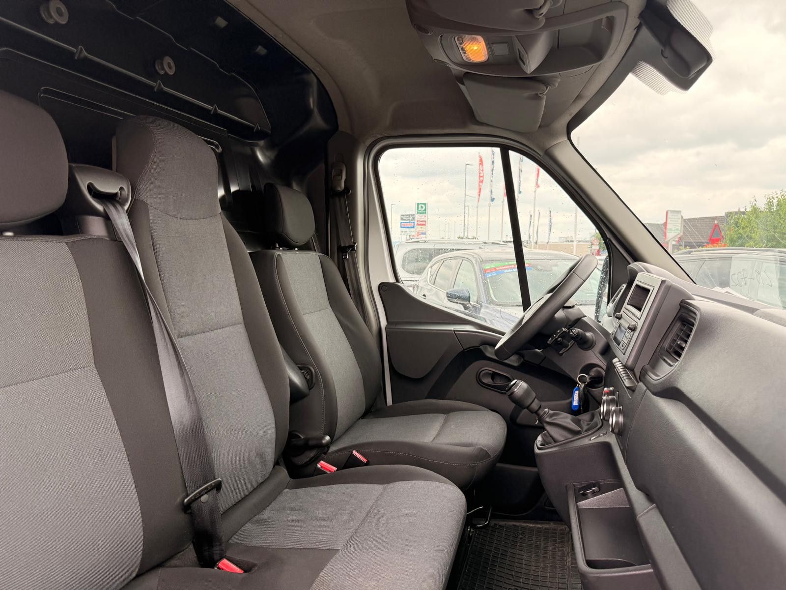 Fahrzeugabbildung Renault Master III Kasten L1H2 HKa 3,5t
