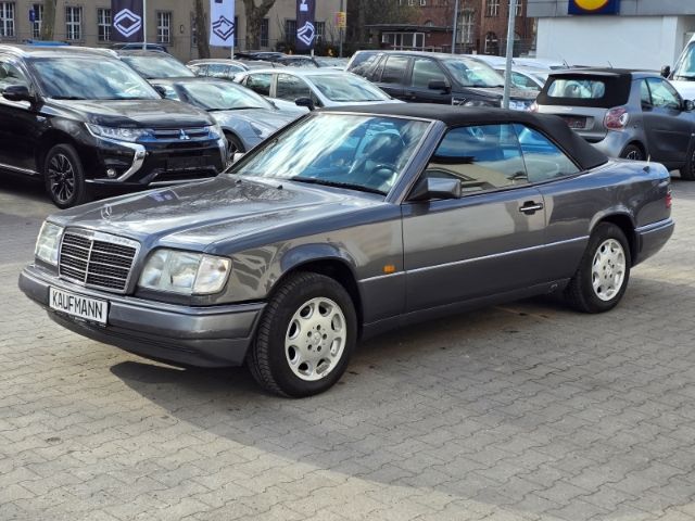 Mercedes E 220 - 1