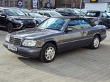 Mercedes-Benz E 220 Cabrio CE Autom. Leder Klima - Mercedes-Benz E 220 mit Benzin-Antrieb: Cabrio, Automatik