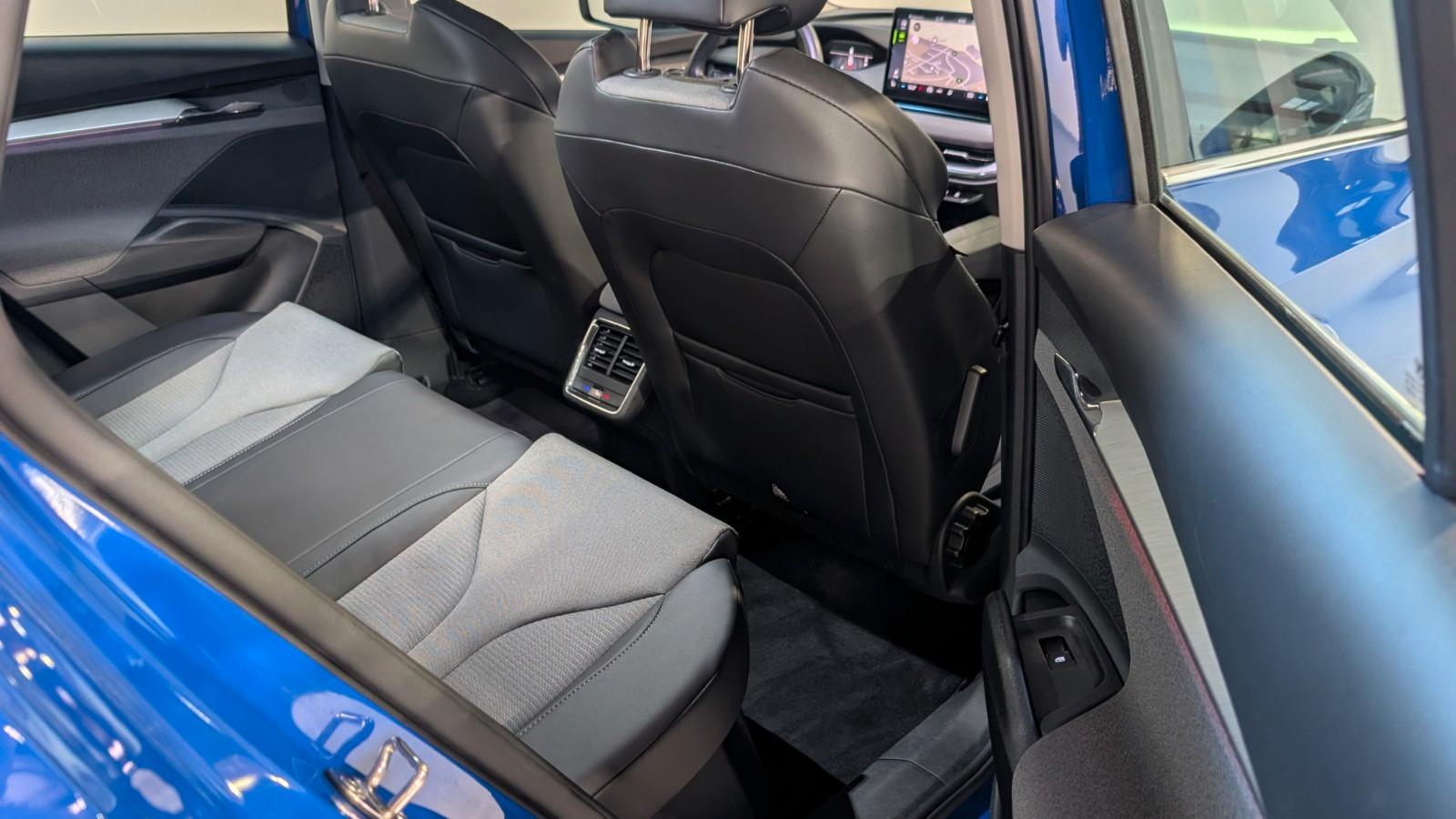 Skoda Enyaq 80 Loft KAM*LANE*SHZ*19"