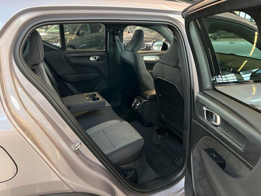 Volvo XC40 B3 Plus-Dark DKG Glasd Pixel-LED Pilot BLIS