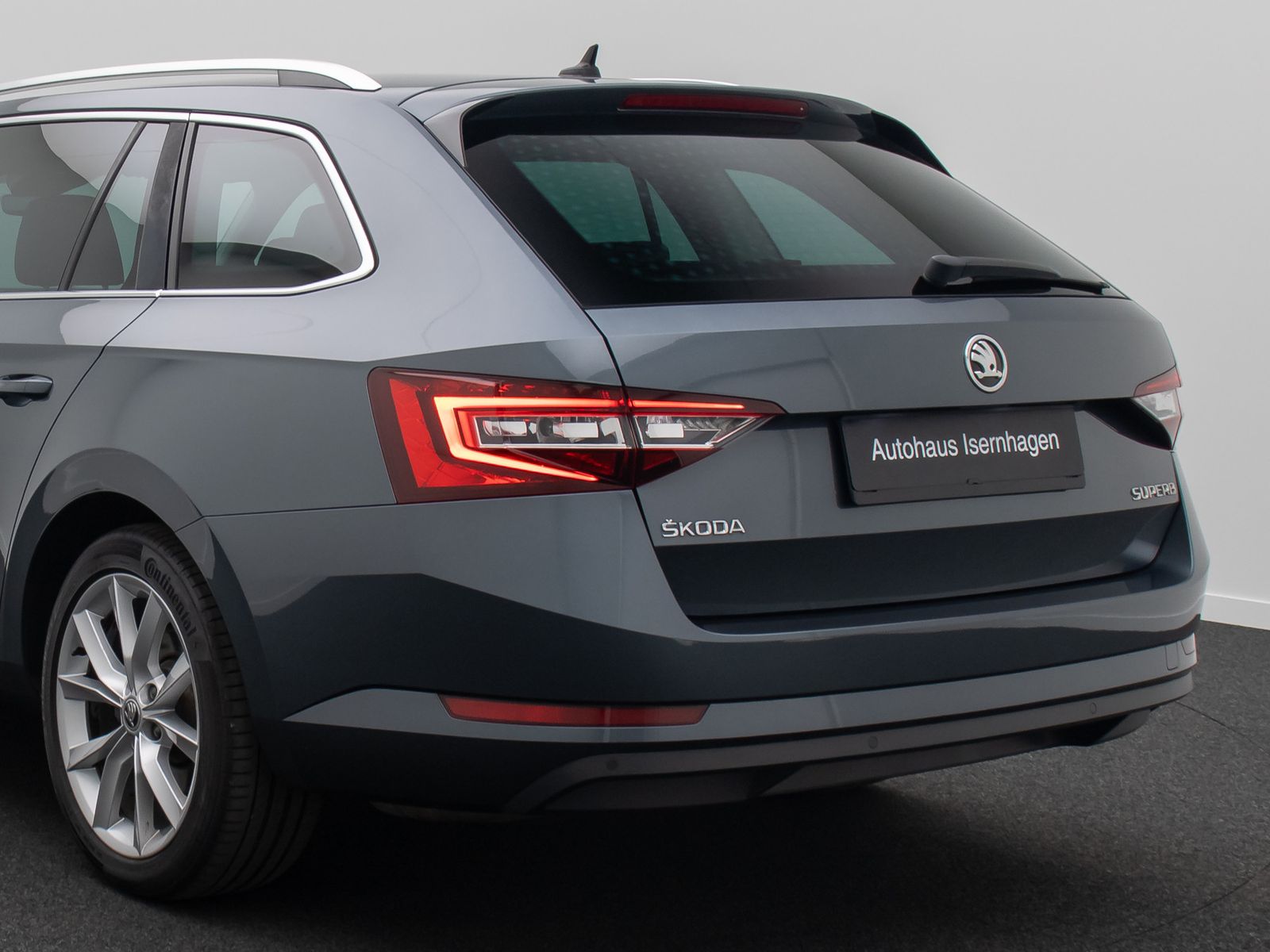 Fahrzeugabbildung SKODA Superb Style BiXenon PDC Navi Touch FernlichtAss