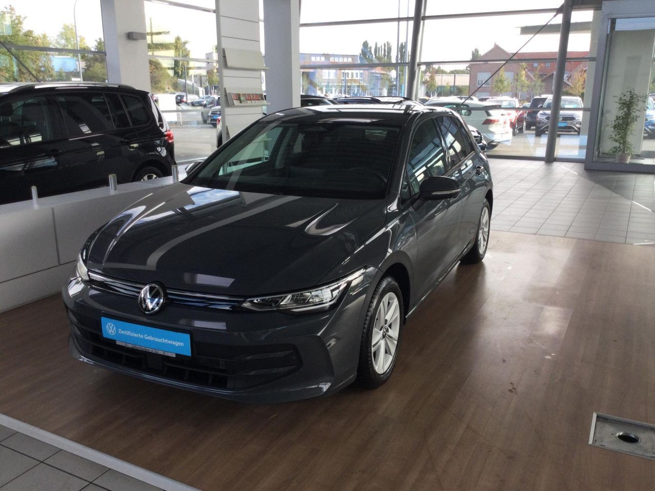 Volkswagen Golf Life 1.5 eTSI DSG KAMERA CLIMATR HUD SITZH foto 4