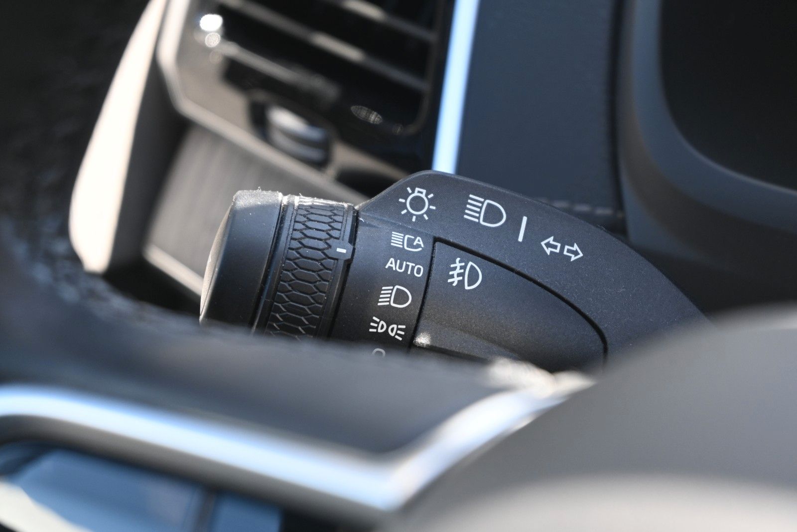 Fahrzeugabbildung Volvo XC90 B5D AWD Plus Bright*LED*PANO*STHZ*360*H&K