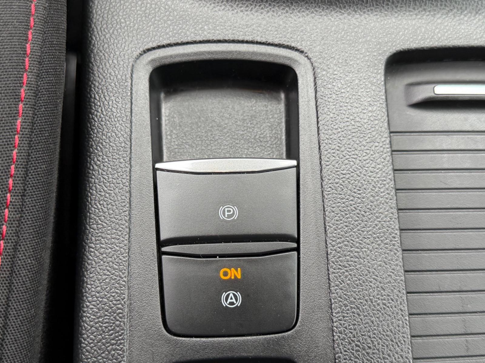 Ford Focus Turnier ST-Line/Navi/Keyless/Tempomat/LED