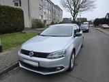 Volkswagen Jetta 1.6 TDI MATCH BlueMotion Technology MA... - silberne Volkswagen Jetta