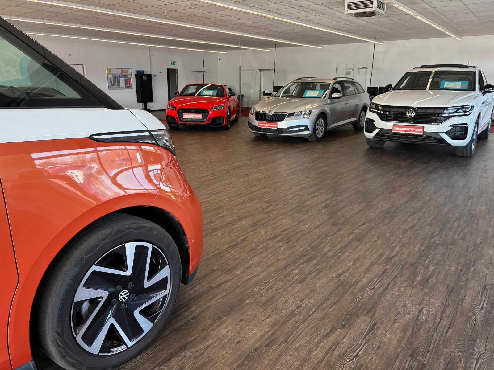 showroom-image-bottom