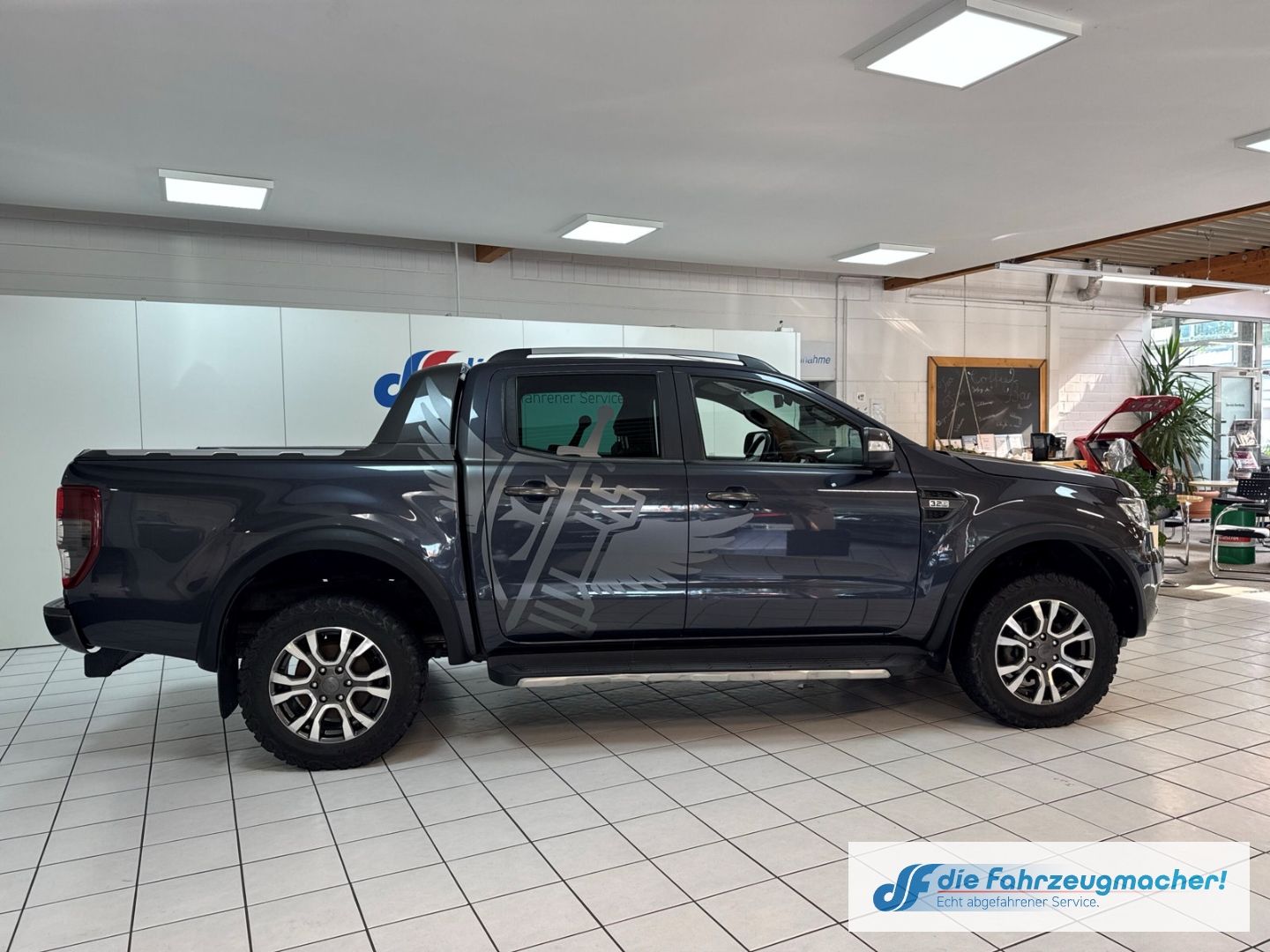 Fahrzeugabbildung Ford Ranger Wildtrak DoKa 4x4 3.2TDCi Automatik AHK N