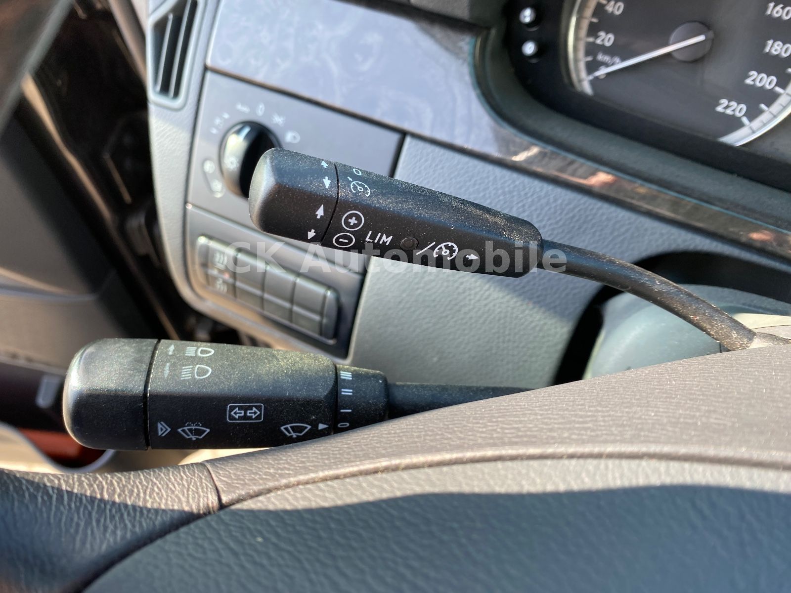 Fahrzeugabbildung Mercedes-Benz Viano 3.0 CDI lang Activity/6 Sitze/Leder/AHK