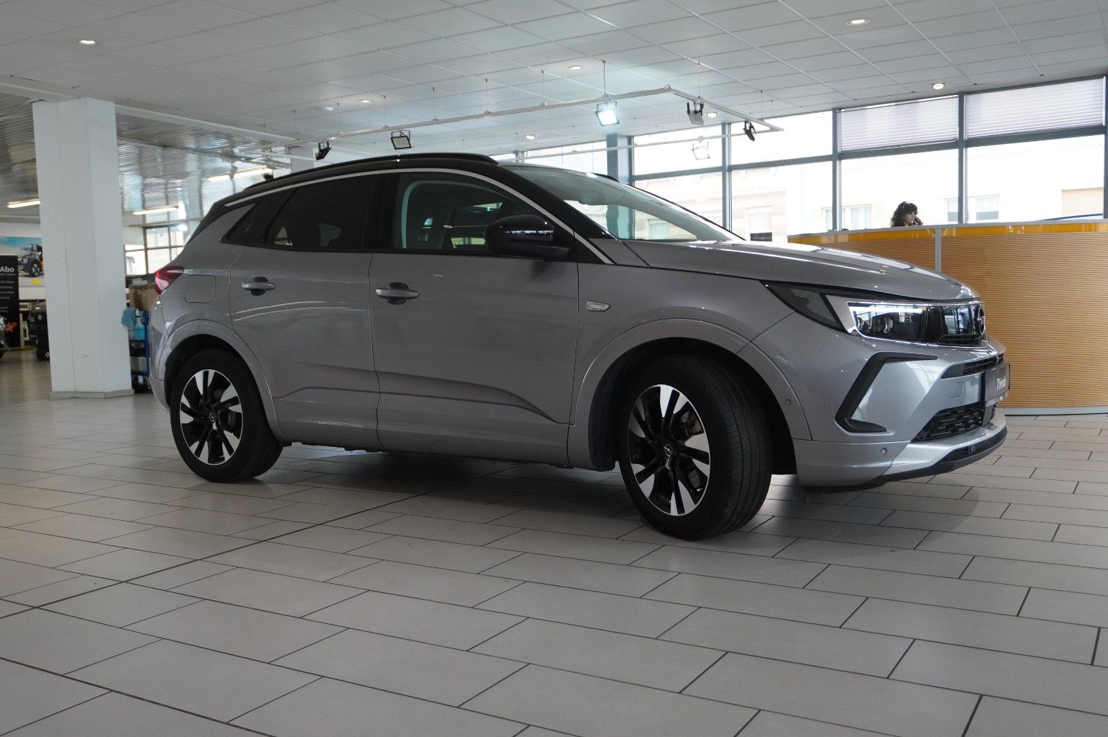Fahrzeugabbildung Opel Grandland (X) ULTIMATE 4HYBRID NAVI/LED/SPORT/SH