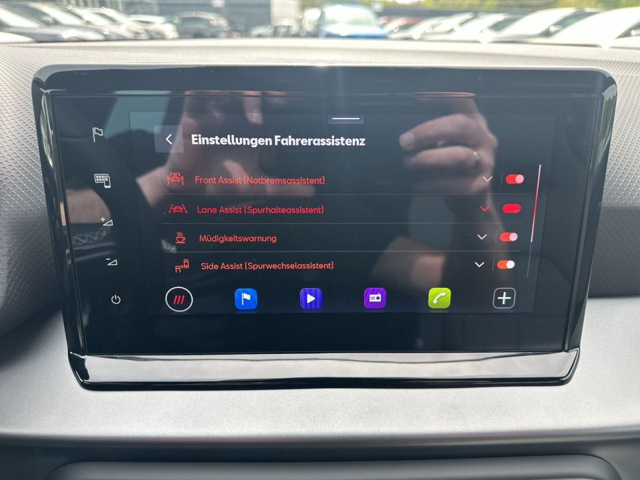 Fahrzeugabbildung SEAT Arona FR Black Edition 1.5 TSI 110 PS DSG - mit KI generiert/bearbeitet