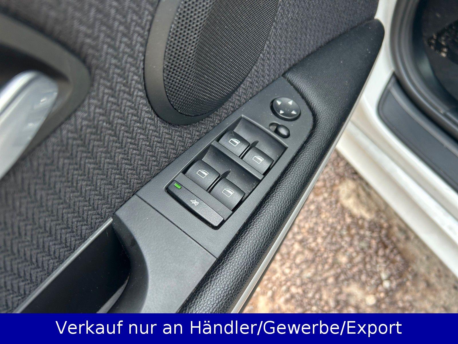 BMW 320 2011 — photo 16