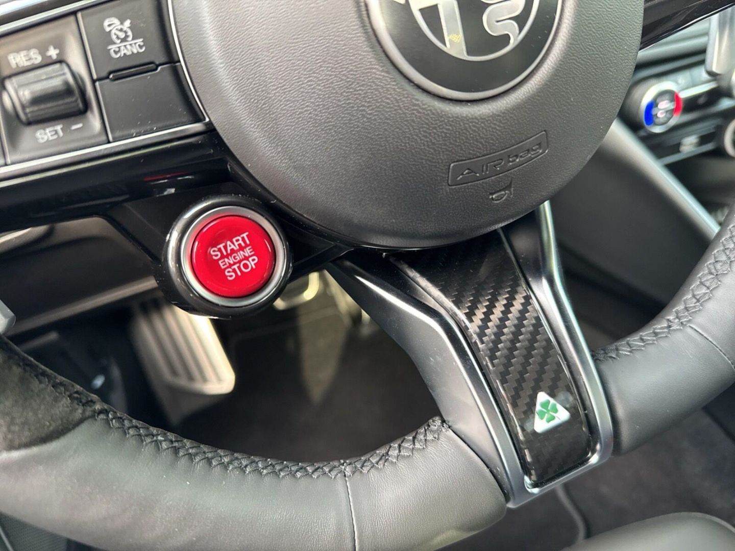 Fahrzeugabbildung Alfa Romeo Giulia Quadrifoglio 2.9 V6 Bi-Turbo