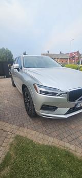 Volvo XC60 T6 AWD Momentum Geartronic Momentum - silberne Volvo XC60