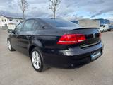 Volkswagen Passat 1.6 TDI Lim. BlueMotion  SHZ PDC KLimaaut - Volkswagen Passat: TDI Bluemotion