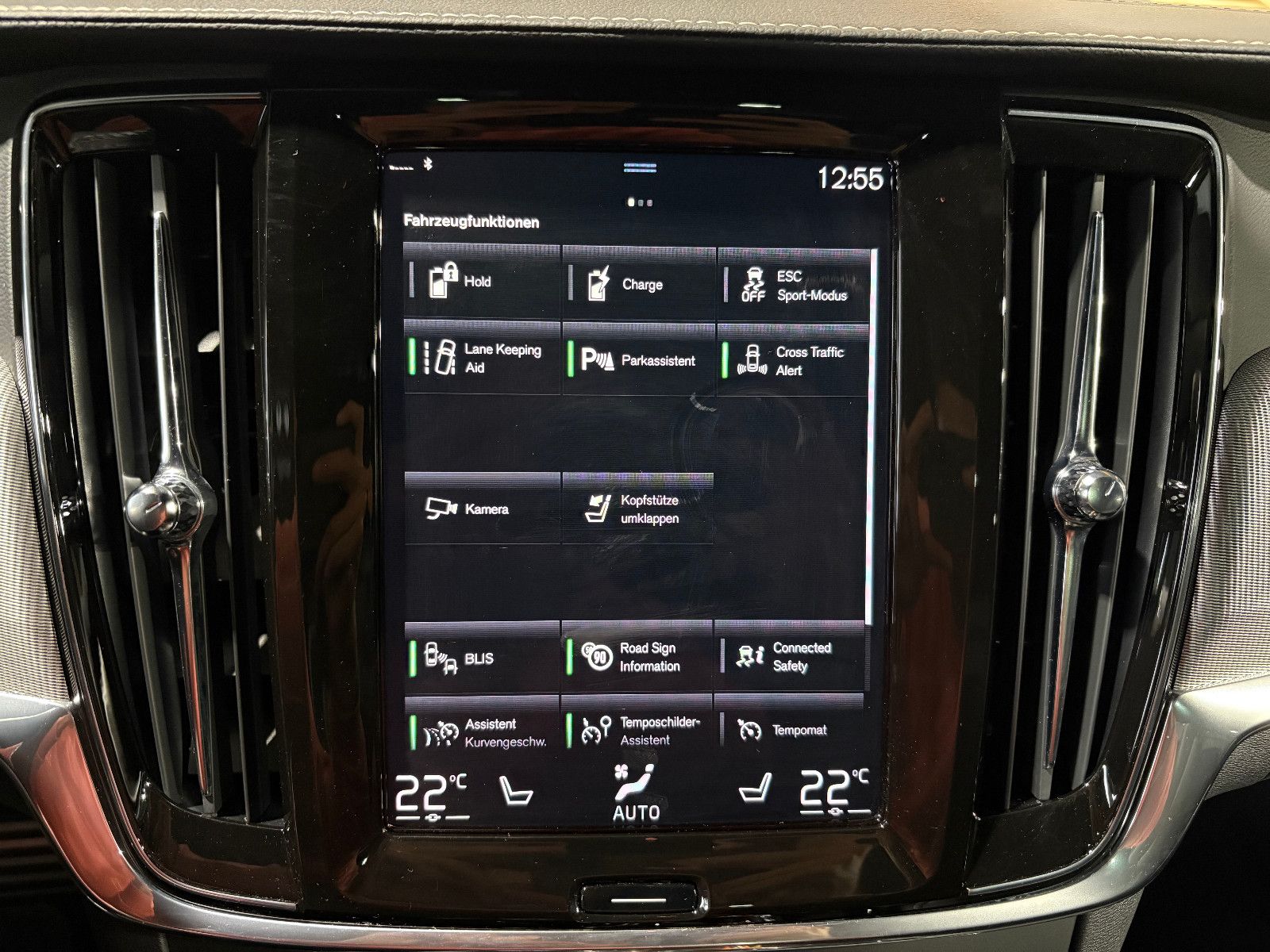 Fahrzeugabbildung Volvo V90 Kombi R Design Recharge Plug-In Hybrid AWD/