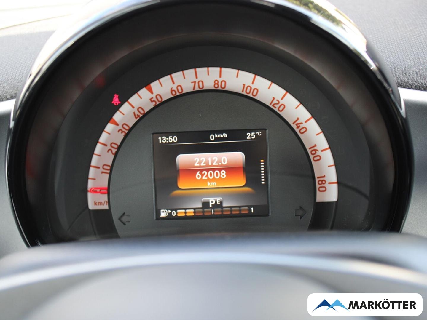 Smart fortwo cabrio Basis 66 kW SHZ/LED/KLIMA