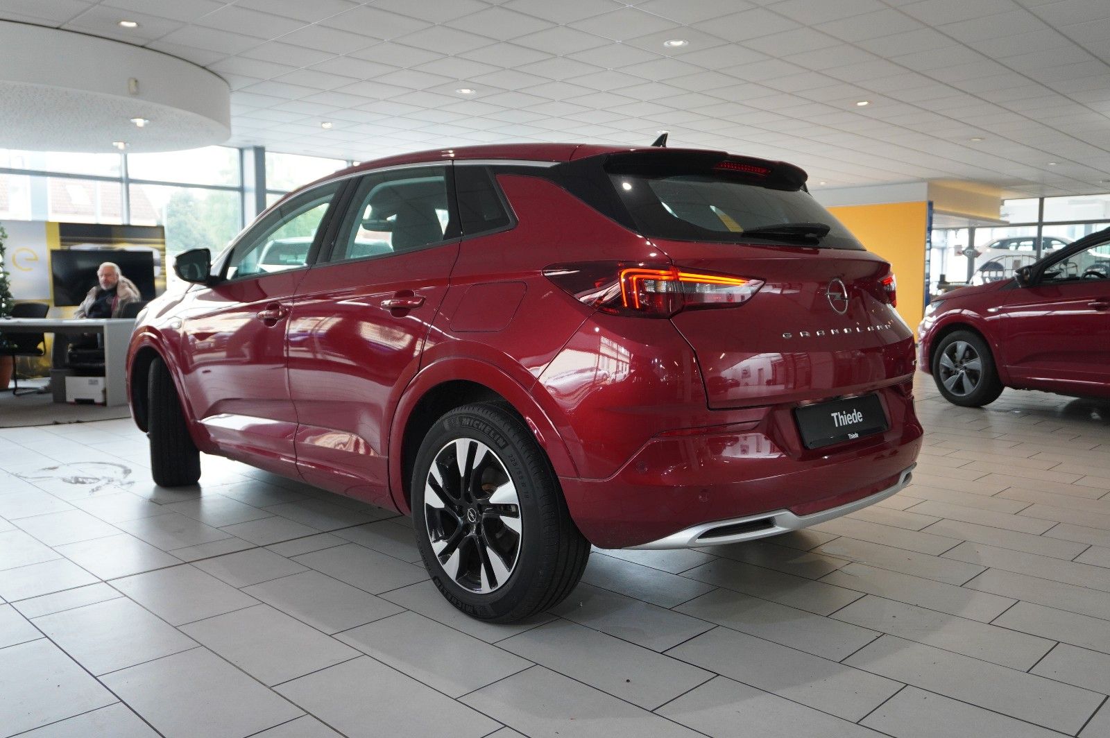 Fahrzeugabbildung Opel Grandland (X) 1.6T EDITION HYBRID NAVI/LED/VIRT.