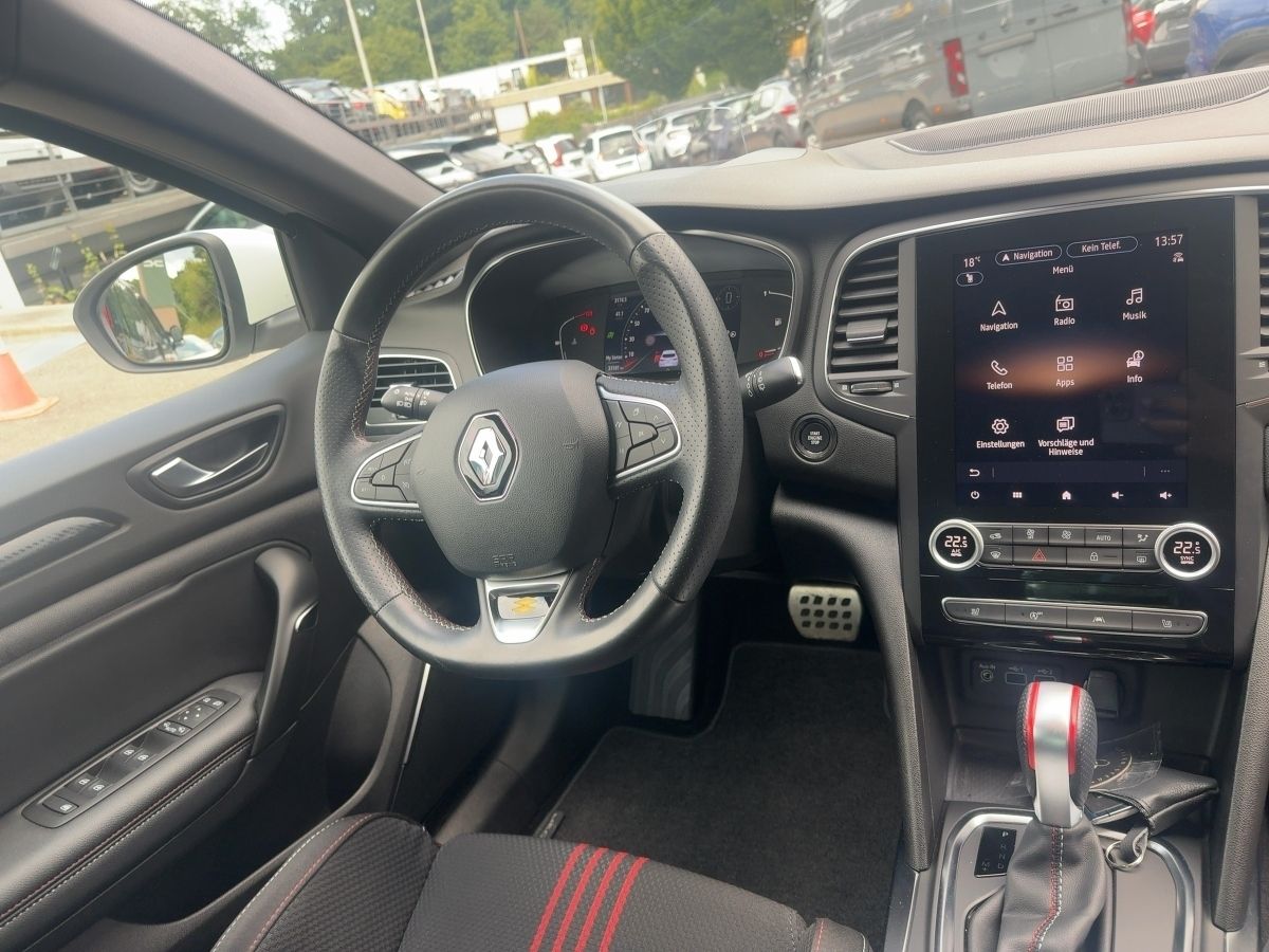 Fahrzeugabbildung Renault Megane 5-Türer R.S. LINE TCe 160 EDC HUD SHZ
