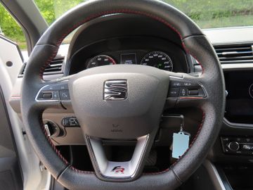 Fotografie des Seat Arona FR Beats Fast Lane 1.0 81kw DSG AHK Navi